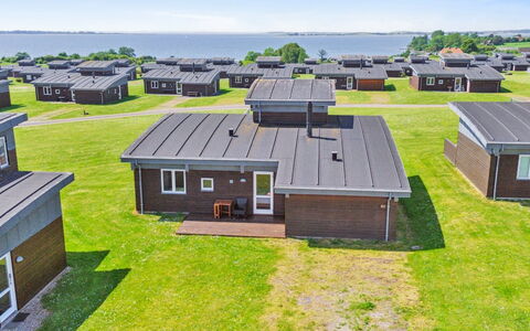 Gudbrand - 500M from the Sea: Inmuebles, Sombra, Entrada De Coches, Casa De Campo