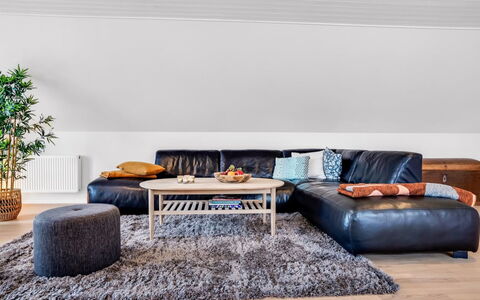 Brune - 330M from the Sea: Inmuebles, Sombra, Entrada De Coches, Casa De Campo