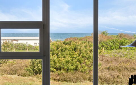 Suometar - 90M from the Sea: Hierba, Pradera, El Terreno Del Lote, Cabaña, Área Rural, Prado, Edificios Del Jardín, Jardín, Cobertizo