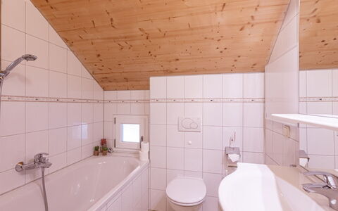 # 155 mit 3 Schlafzimmern für 6 Personen: Piso, Diseño De Interiores, Arreglo De Tubería, Madera, Suelo, Techo, Baño, Grifo, Lavabo, Plomería