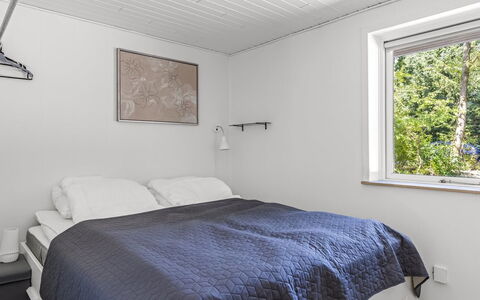 Wilma - 30Km from the Sea: Habitación, Madera, Techo, Cama, Diseño De Interiores, Sábana, Lecho, Suelo, Piso, Casa
