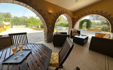 Villa Azzurra: Mueble, Diseño De Interiores, Arco, Piso, Techo, Silla, Sofá, Sombra, Sala