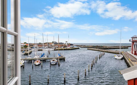 Annete - 20M from the Sea: Agua, Cuerpo De Agua, Barco, Camino Acuático, Watercraft, Centro De Deportes Acuáticos, Muelle, Barcos Y Canotaje - Efectos Y Equipo, Puerto, Puerto
