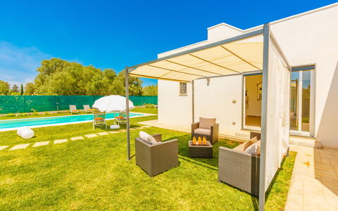 Villa Eufriama: Sombra, Césped, Ocio, Paisajismo, Inmuebles, Piscina, Yarda, Césped Artificial, Villa, Eco Hotel
