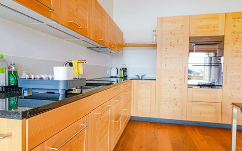 Kronenplatz 11 Og: Cocina, Piso, Gabinetes, Mostrador, Madera, Diseño De Interiores, Mueble, Suelo, Aparato De Cocina, Fregadero