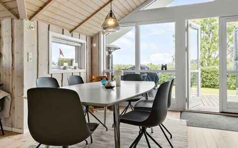 Alexi - 300M from the Sea: Inmuebles, Sombra, Entrada De Coches, Casa De Campo