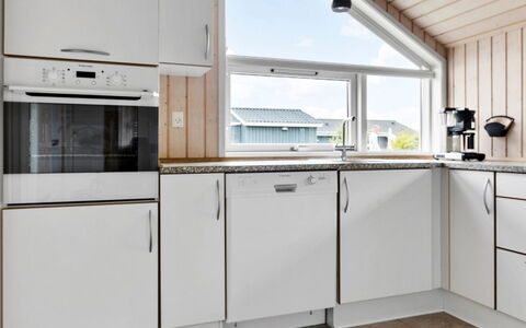 Alexi - 300M from the Sea: Inmuebles, Sombra, Entrada De Coches, Casa De Campo