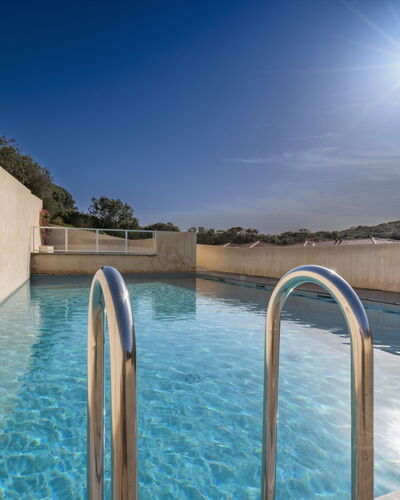 Bonifacio 201: Azul, Piscina, Hotel