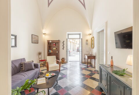 Dimora Storica: Piso, Pared, Diseño De Interiores, Suelo, Techo, Habitación, Moldura, Marco, Sala