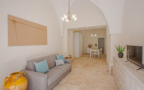 Casa Ettore: Piso, Suelo, Diseño De Interiores, Techo, Mueble, Habitación, Silla, Lámpara, Moldura