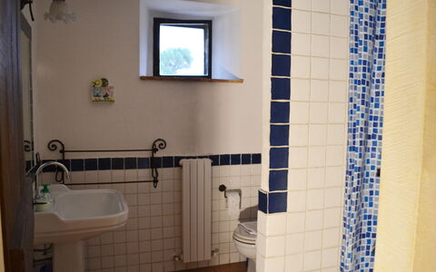 Appartamento Bellosguardo, Wifi, Near Perugia: Pared, Piso, Arreglo De Tubería, Suelo, Diseño De Interiores, Baño, Loseta, Plomería, Material Compuesto, Habitación