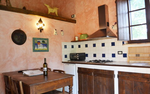Appartamento Scuderia Del Borgo, Wifi, Perugia: Diseño De Interiores, Piso, Mueble, Madera, Cocina, Suelo, Habitación, Mostrador, Techo, Encendiendo