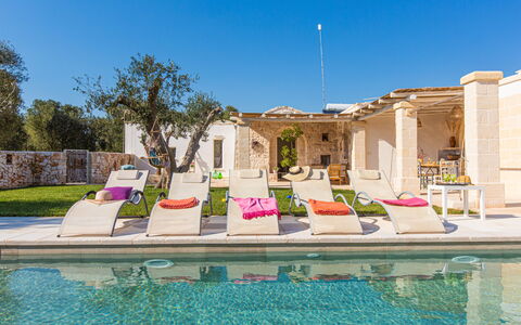 Lamia Del Vespro: Inmuebles, Hacienda, Mueble Para Exteriores, Villa, Piscina, Recurso, Silla, Mansión, Patio, Patio