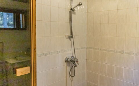 Laura: Cama, Mueble, Habitación, Diseño De Interiores, Lecho, Sábana, Piso, Madera, Suelo, Habitación