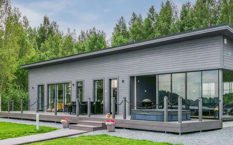 Villa Karhenhelmi: Mueble, Diseño De Interiores, Piso, Suelo, Mesa, Techo, Cocina Y Comedor Mesa, Encendiendo, Silla, Casa