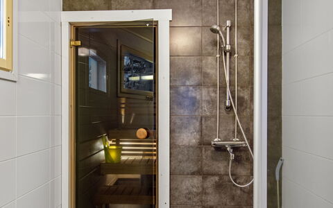 Villa Valo: Mueble, Diseño De Interiores, Piso, Suelo, Mesa, Techo, Cocina Y Comedor Mesa, Encendiendo, Silla, Casa