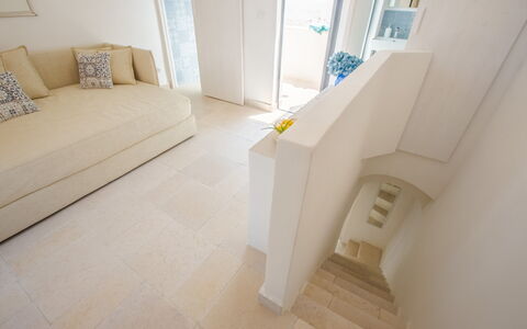 Casa Bolero: Piso, Suelo, Diseño De Interiores, Habitación, Departamento, Sofá, Loseta, Sala