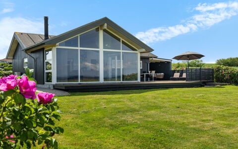 Drusilla - 140M from the Sea: Casa, Techo, Casa, Cabaña, Arbusto, Cobertura Del Suelo, Inmuebles, Casa De Campo, Vía Muerta, Edificios Del Jardín
