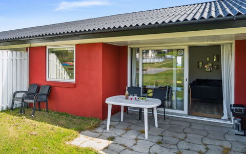 Kate - 300M from the Sea: Techo, Casa, Barrio Residencial, Casa, Inmuebles, Cabaña, Diseño