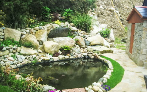 Eagle Nest: Klippe, Jardín, Fuente De Agua, Patio Interior, Paisajismo, Estanque, Losa, Yarda, Estanque De Peces