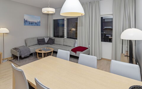 Ruka Chalets 2 Huoneisto 2405: Mueble, Diseño De Interiores, Piso, Suelo, Madera, Techo, Sofá, Habitación, Mesa, Sala