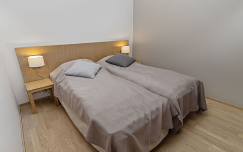 Ruka Chalets 2 Huoneisto 2405: Piso, Suelo, Pared, Madera, Suelos De Madera, Habitación, Diseño De Interiores, Cama, Mueble, Habitación