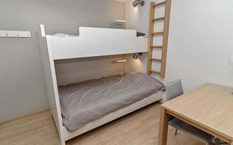 Ruka Chalets 2 Huoneisto 2405: Litera, Madera, Diseño De Interiores, Habitación, Suelo, Piso, Cama, Habitación, Marco De La Cama, Dormitorio