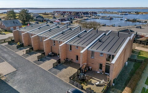 Gustav - 100M to the Fjord: Inmuebles, Sombra, Entrada De Coches, Casa De Campo