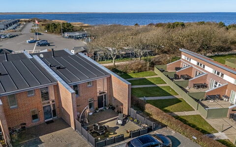 Gustav - 100M to the Fjord: Inmuebles, Sombra, Entrada De Coches, Casa De Campo