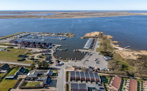 Gustav - 100M to the Fjord: Inmuebles, Sombra, Entrada De Coches, Casa De Campo