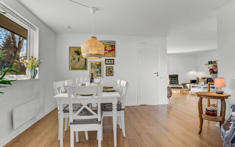 Hane - 750M from the Sea: Madera, Techo, Casa, Casa, Arquitectura, Vía Muerta, El Terreno Del Lote, Cabaña, Cobertizo, Edificios Del Jardín