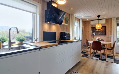 Annukka - 500M from the Sea: Cocina, Mostrador, Aparato De Cocina, Mueble, Diseño De Interiores, Piso, Madera, Gabinetes, Electrodoméstico, Suelo