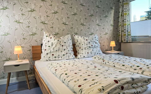 Seeglück: Mueble, Cama, Diseño De Interiores, Habitación, Sábana, Suelo, Piso, Lecho, Linos, Textil