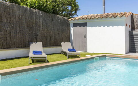La Manzaneta: Piscina, Material Compuesto, Recurso, Sombra, Villa, Hotel, Eco Hotel, Loseta, Planta De Casa, Balcón