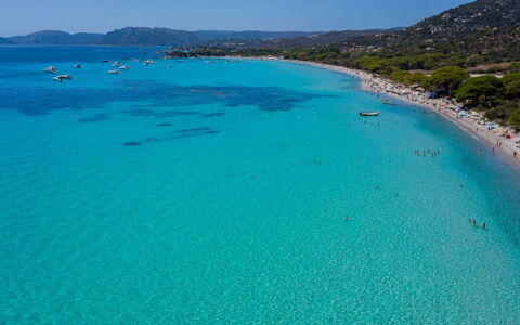 Villa Capicciola: Azul, Agua, Cuerpo De Agua, Mar, Costa, Costeras Y Los Accidentes Geográficos Oceánico, Playa, Oceano, Apuntalar, Bahía