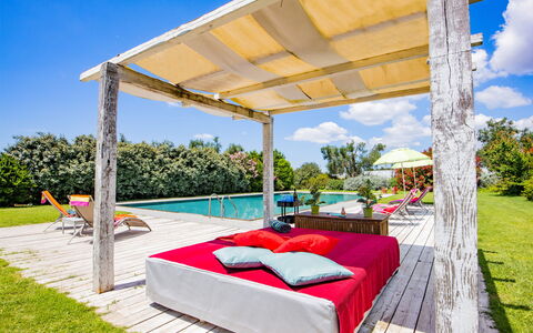 Villa Flaminia: Mueble Para Exteriores, Piscina, Mueble, Recurso, Sombra, Ocio, Eco Hotel, Kiosko, Estructura Al Aire Libre, Silla