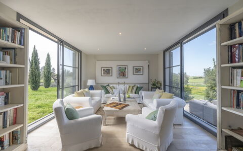 Villa Flaminia: Mueble, Diseño De Interiores, Casa, Sofá, El Terreno Del Lote, Sala, Silla, Techo, Inmuebles