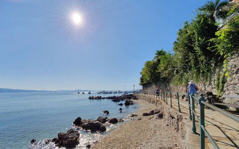 Apartment Niko, Private Garden, Wifi - Opatija: Agua, Cuerpo De Agua, Costa, Costeras Y Los Accidentes Geográficos Oceánico, Playa, Horizonte, Mar, Apuntalar, Paisaje, Oceano