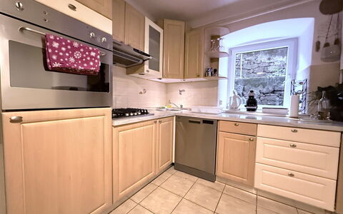 Apartment Niko, Private Garden, Wifi - Opatija: Cocina, Aparato De Cocina, Mostrador, Gabinetes, Electrodoméstico, Mueble, Diseño De Interiores, Madera, Estufa De Cocina, Electrodoméstico