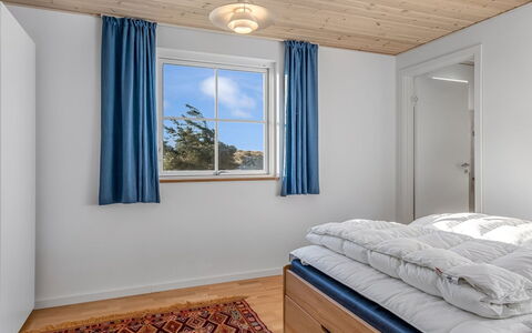 Kaapo - 300M from the Sea: Diseño De Interiores, Madera, Piso, Techo, Suelo, Habitación, Mueble, Cama, Habitación, Encendiendo