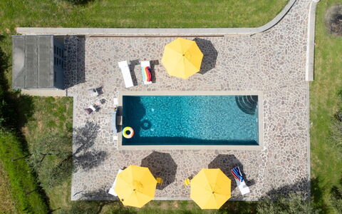 Il Querceto: Piscina, Jardín, Ocio, Fuente De Agua, Paisajismo, Patio Interior, Césped, Recurso, Yarda, Mueble Para Exteriores