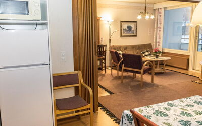 Kylpylä-Hotelli, Huone 448