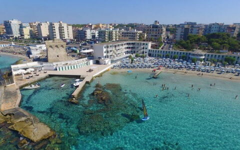Sea View Apartment, Ac Gallipoli: Mar, Costeras Y Los Accidentes Geográficos Oceánico, Costa, Playa, Apuntalar, Recurso, Condominio, Oceano, Watercraft, Barco