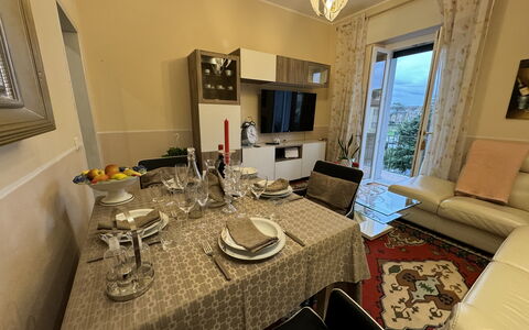 Sto Bene Qua: Diseño De Interiores, Piso, Mueble, Suelo, Habitación, Techo, Silla, Departamento, Cocina Y Comedor Mesa, Comedor