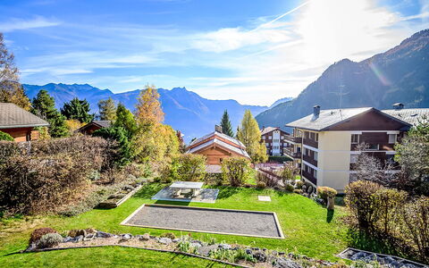 Le Souvenir: Paisaje, Casa, Barrio Residencial, Casa, Cordillera, Área Rural, Hill Station, Valle, Jardín, Alpes