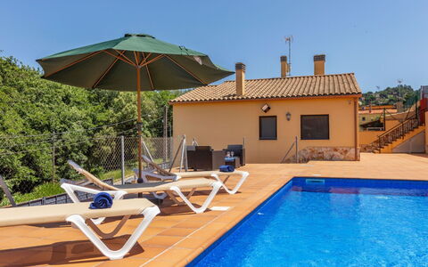 Esteva: Piscina, Mueble Para Exteriores, Sunlounger, Recurso, Villa, Hotel