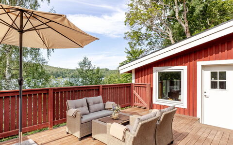 Sjödrömmen: Madera, Madera Dura, Manchas De Madera, Suelos De Madera, Cubierta, Cabaña, Porche, Tablón, Sombra, Silla