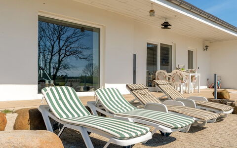 Kora - 2Km from the Sea: Madera, Casa, Porche, Cubierta, Madera Dura, Techo, Manchas De Madera, Suelos De Madera, Eco Hotel