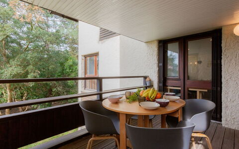 Pyrénées: Casa, Cabaña, Inmuebles, Sombra, Jardín, Patio Interior, Yarda, Hacienda, Paisajismo, Edificios Del Jardín