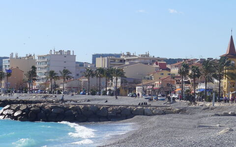 Cagnes Provencal: Costa, Playa, Mar, Costeras Y Los Accidentes Geográficos Oceánico, Apuntalar, Vacaciones, Oceano, Arena, Atracción Turística